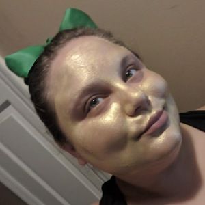 Meet your Posher, April